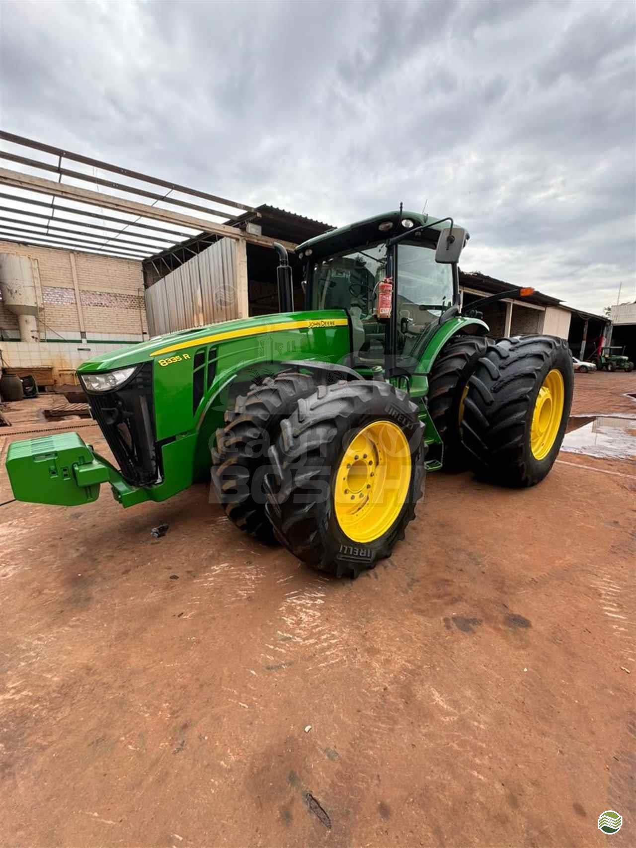 TRATOR JOHN DEERE JOHN DEERE 8335R Tração 4x4 AgroBoschi SAO JORGE DO IVAI PARANÁ PR